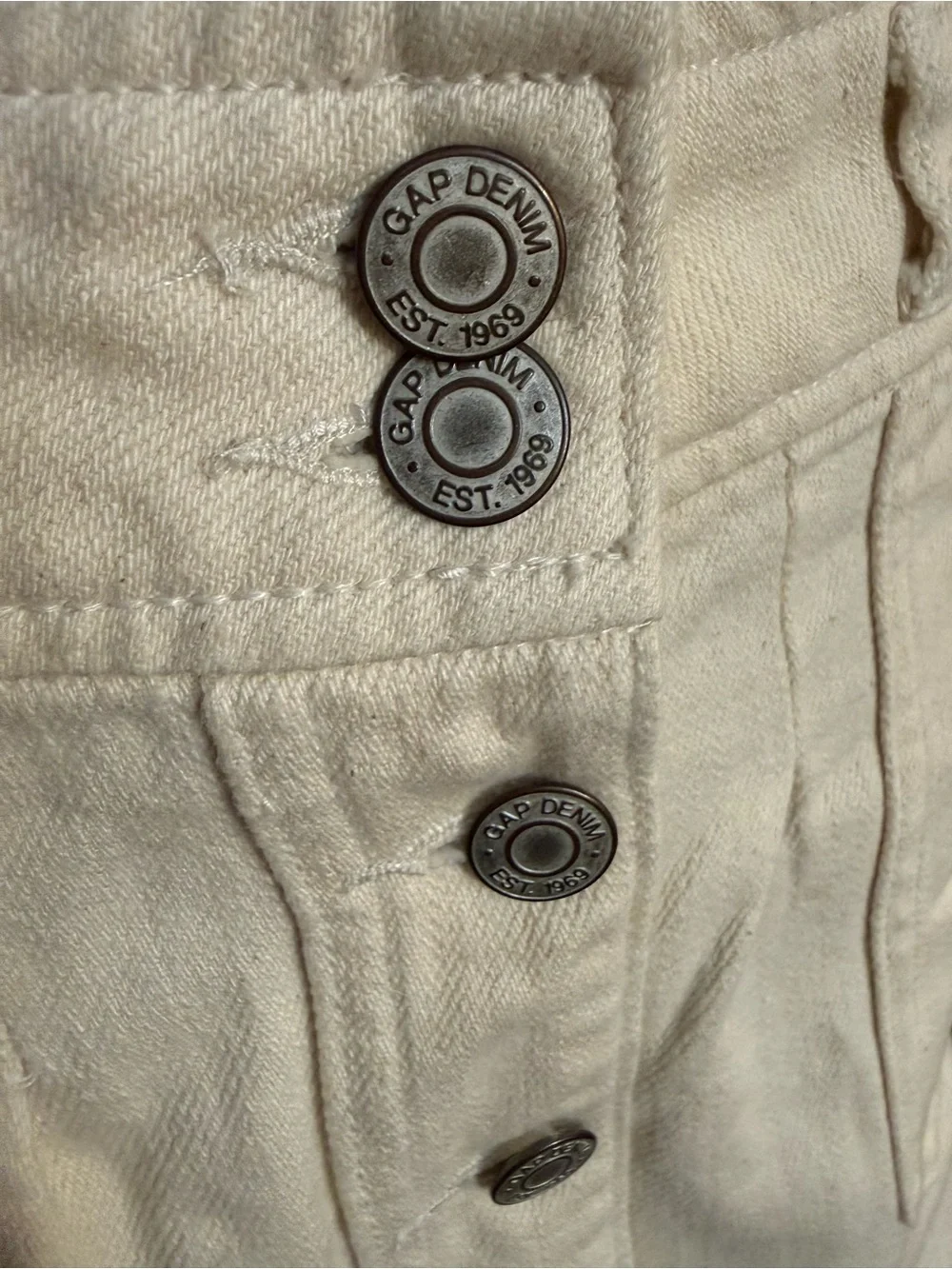 GAP cream button
